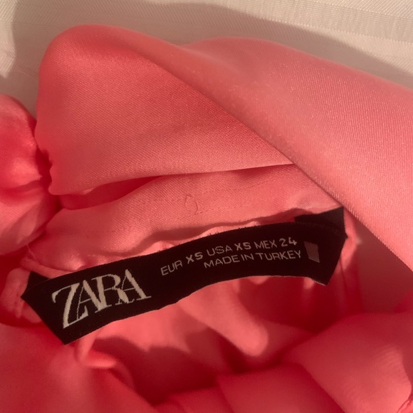 Satin pink Zara halter top - Picture 3 of 3
